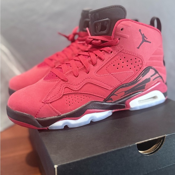 Jordan MVP raging bull style NWT - youth